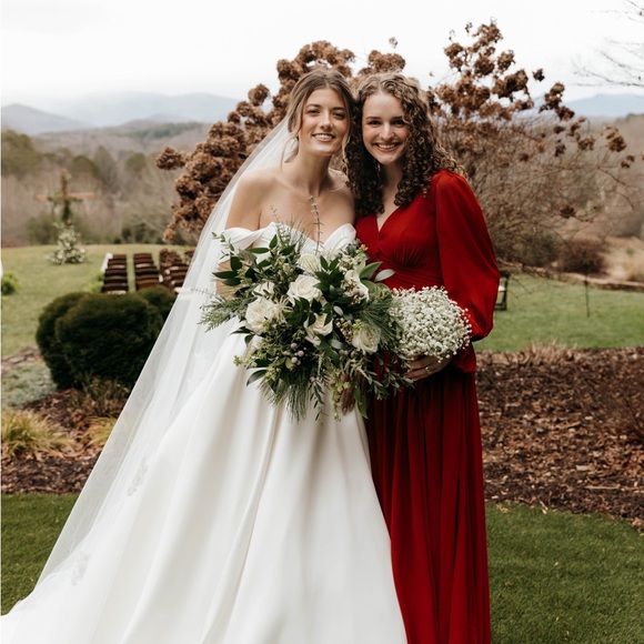 AW Bridal Alma Dress🤍 - Picture 4 of 5